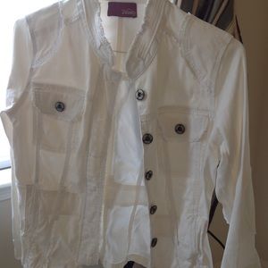 Jean jacket with patch sleeve